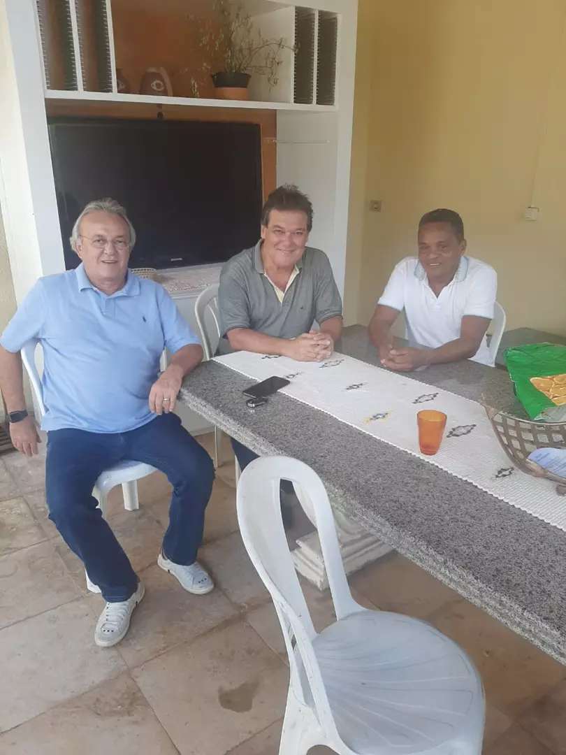 Ex-candidato a vice-prefeito pela oposição adere ao grupo do prefeito Gustavo Medeiros